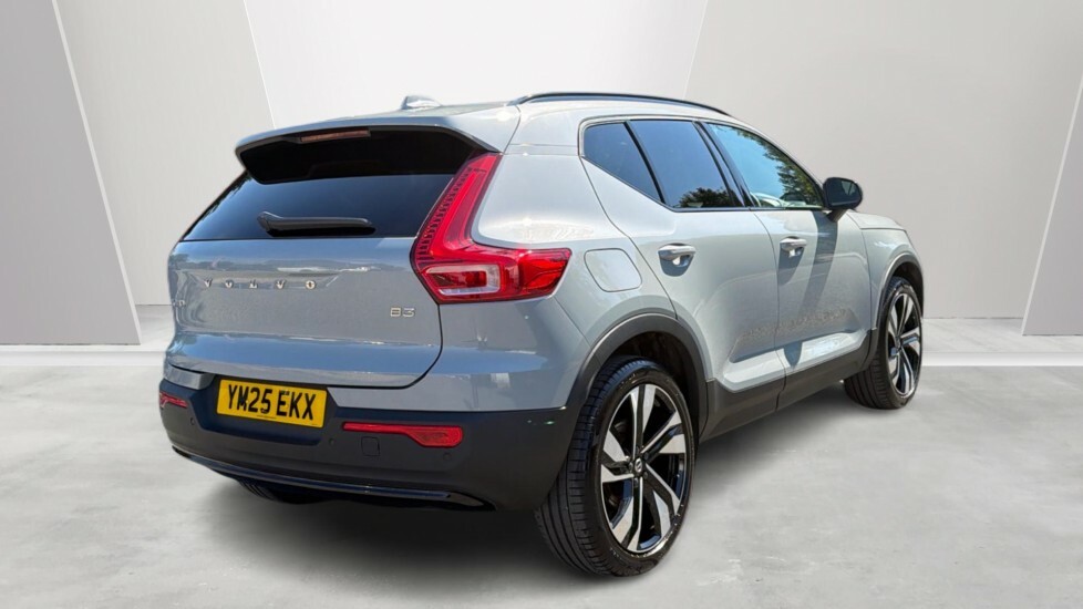 Volvo XC40 Ultra, B3 Mild Hybrid, Dark YM25EKX Grey #2