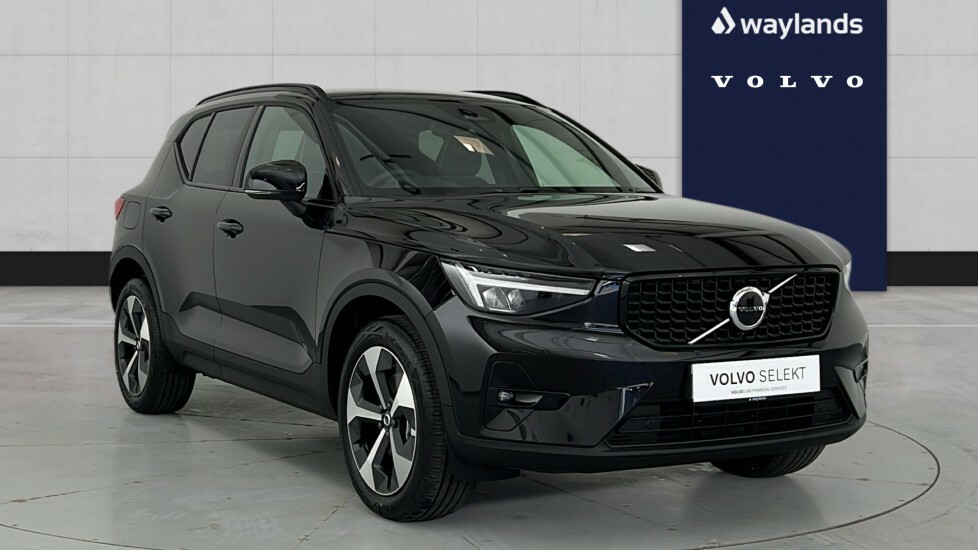 Volvo XC40 Plus, B3 Mild Hybrid, Dark OY26XJX Black