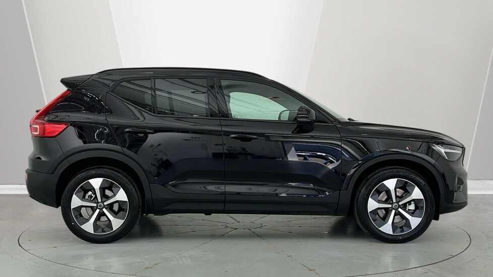 Volvo XC40 Plus, B3 Mild Hybrid, Dark OY26XJX Black #3