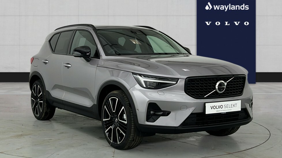 Volvo XC40 Ultra, B4 Mild Hybrid, Dark OY26XKD Silver