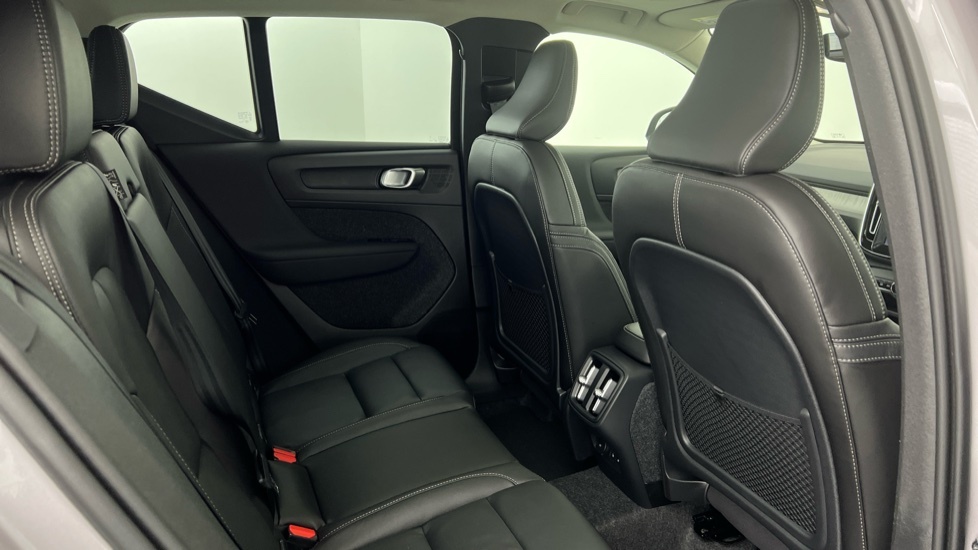 Volvo XC40 Ultra, B4 Mild Hybrid, Dark OY26XKD Silver #6