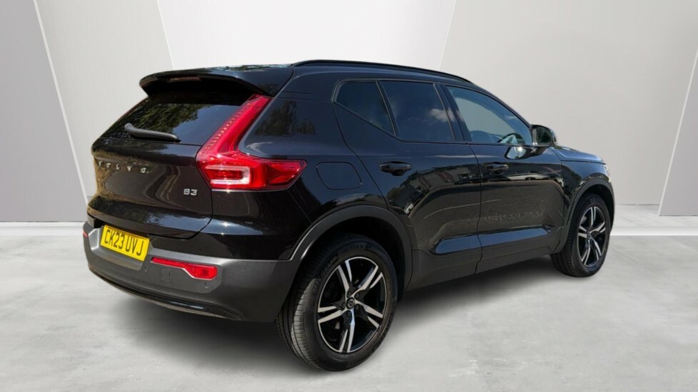 Volvo XC40 Plus, B3 Mild Hybrid, Dark CK23UVJ Black #2