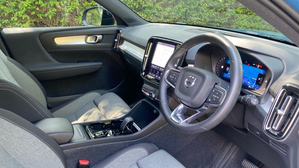 Volvo XC40 Plus, B4 Mild Hybrid, Dark Blue #4