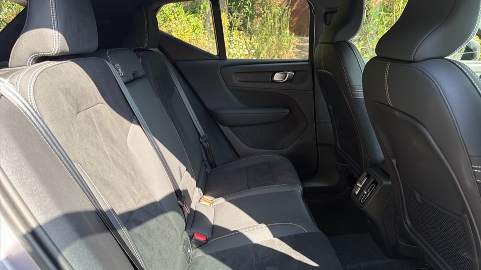 Volvo XC40 Plus, B3 Mild Hybrid, Dark RV75NLE Silver #6