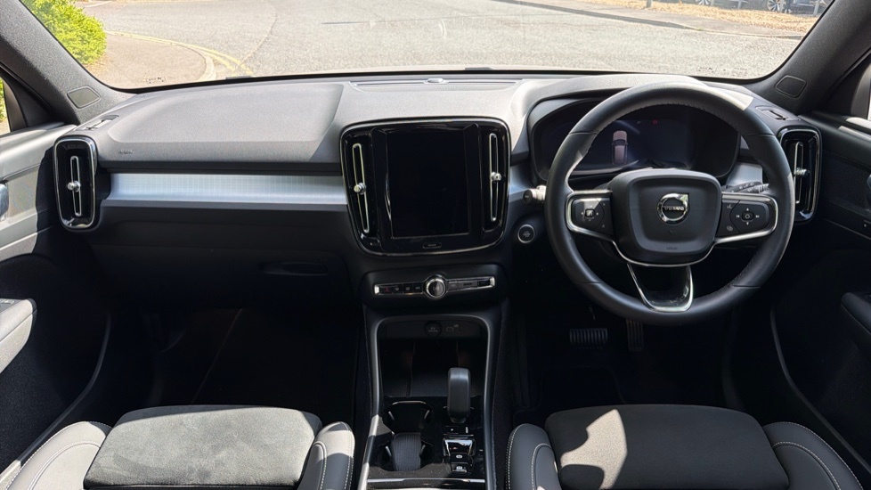 Volvo XC40 Plus, B3 Mild Hybrid, Dark RV75NLE Silver #5
