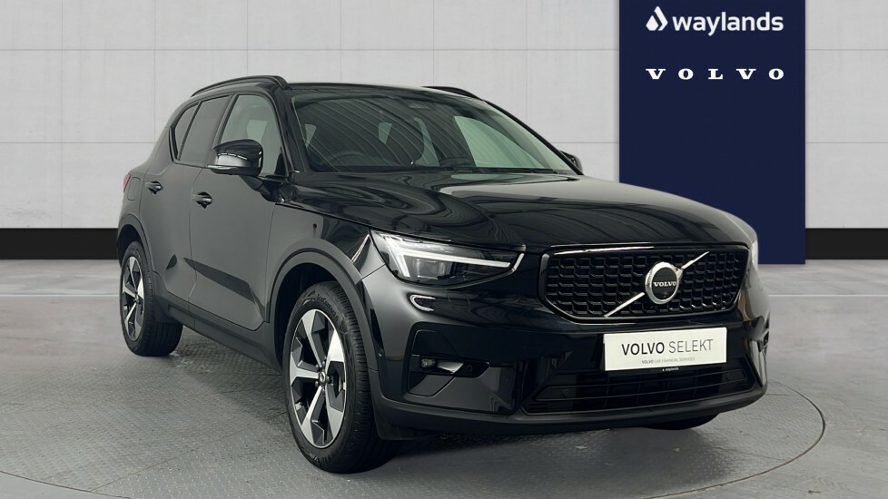 Volvo XC40 B3 Plus, Mild Hybrid, Dark360camera, Lea Black