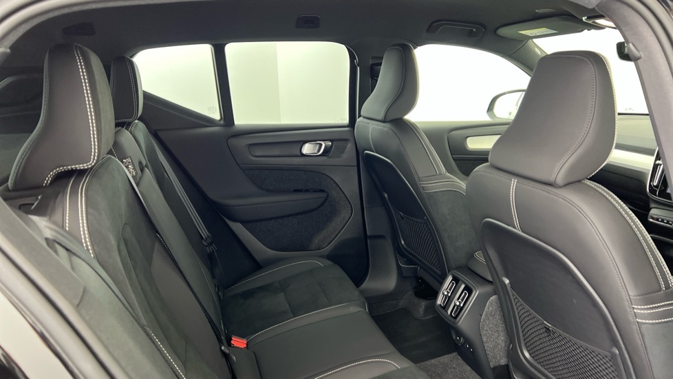 Volvo XC40 Black Edition Plus, B3 Mild Hybrid, OV26ZDN Black #6