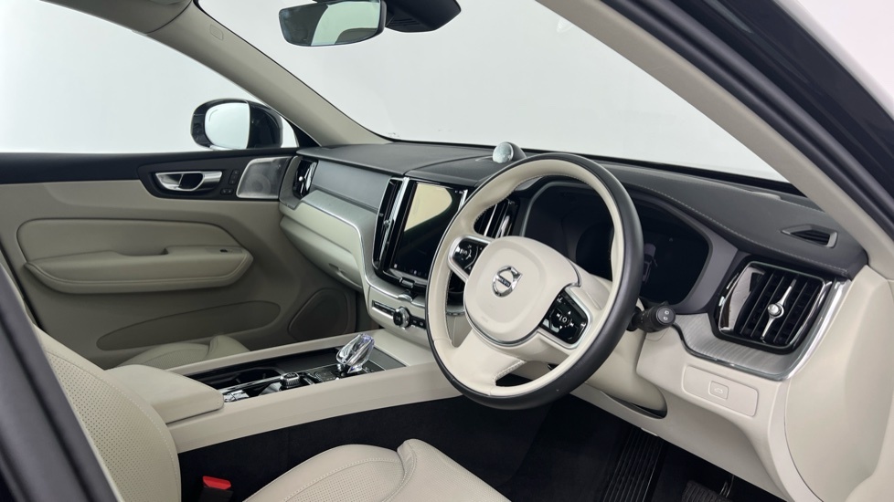 Volvo XC60 B5 Ultra, Awd Mild Hybrid, Brightblond Le RV25FVM Black #4