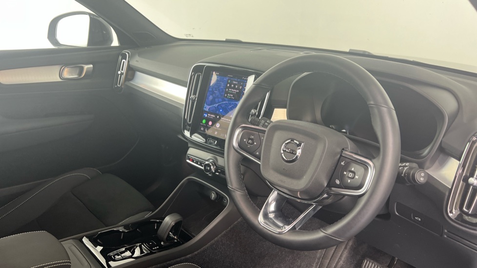 Volvo XC40 B3 Plus, Mild Hybrid, Darkcarlay, Parking RV26PWK Grey #4
