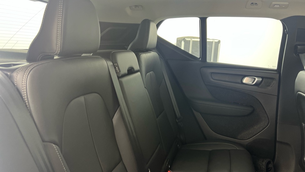 Volvo XC40 B4 Ultra, Mild Hybrid, Darkpanroof, Harma RV26PWU White #6
