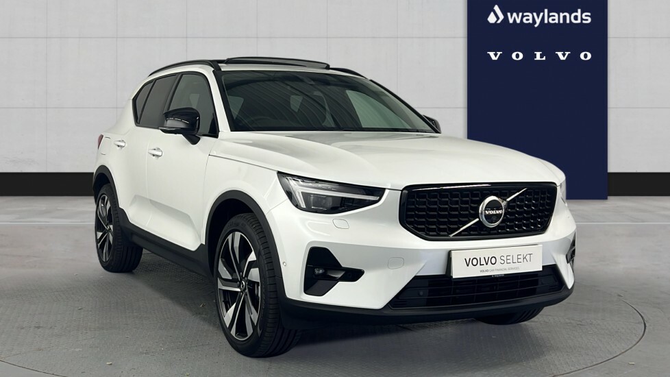Volvo XC40 B4 Ultra, Mild Hybrid, Darkpanroof, Harma White