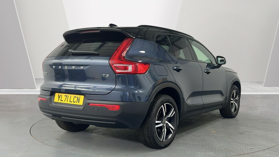 Volvo XC40 T3 R-design, Parking Camera, Heated YL71LCN Blue #2