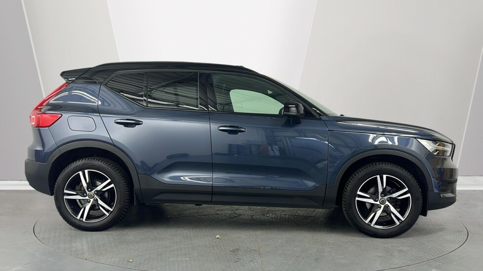 Volvo XC40 T3 R-design, Parking Camera, Heated YL71LCN Blue #3