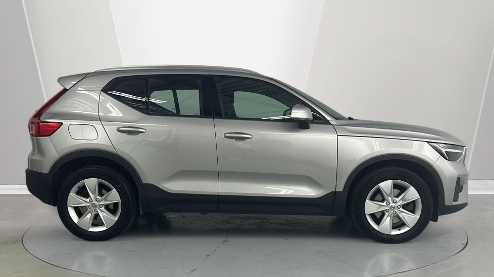 Volvo XC40 Core, B3 Mild Hybrid, OV23WSU Silver #3