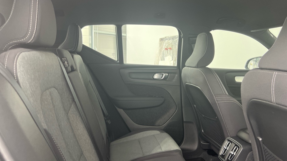 Volvo XC40 Core, B3 Mild Hybrid, OV23WSU Silver #6