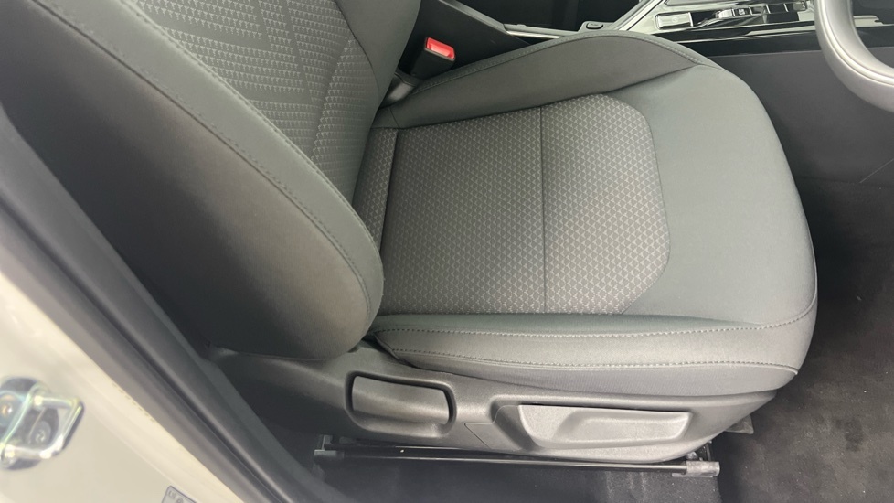 Kia Niro Kia Niro 1.6H Gdi 2 Suv Hybrid Dct Euro Red #33