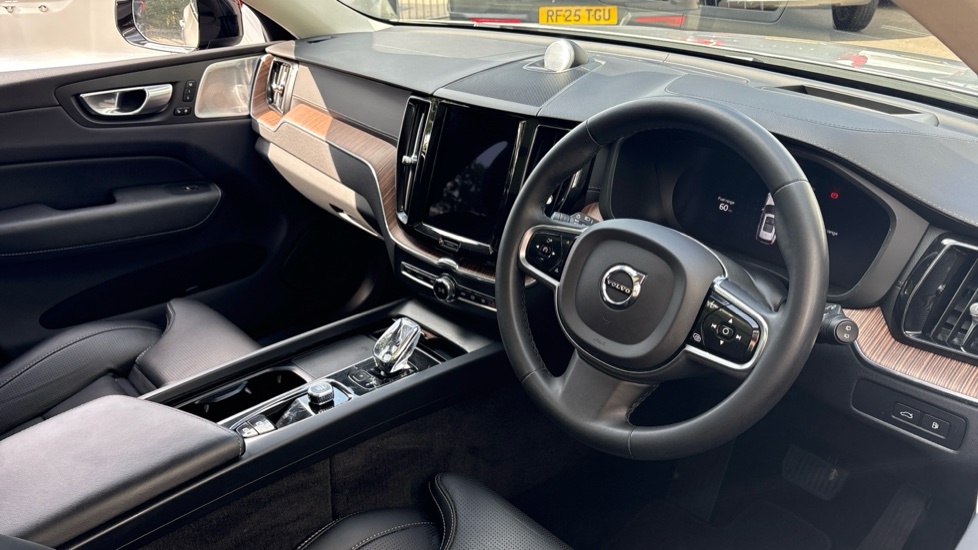 Volvo XC60 Recharge Ultimate, T8 Awd Plug-in Hybrid, CJ23TAV Silver #4