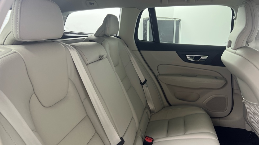 Volvo V60 B3 Inscription, Mild Hybridblond Heated Leather, Grey #6