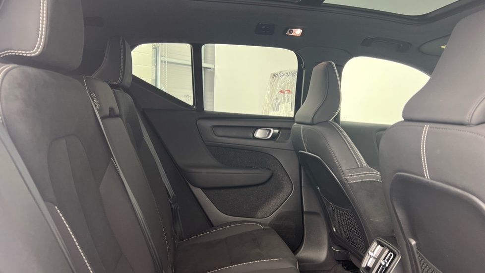 Volvo XC40 Recharge Ultimate, T5 Plug-in Hybrid, KJ23JZL Gold #6
