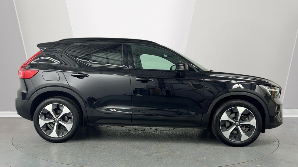 Volvo XC40 B3 Plus, Mild Hybrid, Darklow Road Tax, T RF25CZG Black #3
