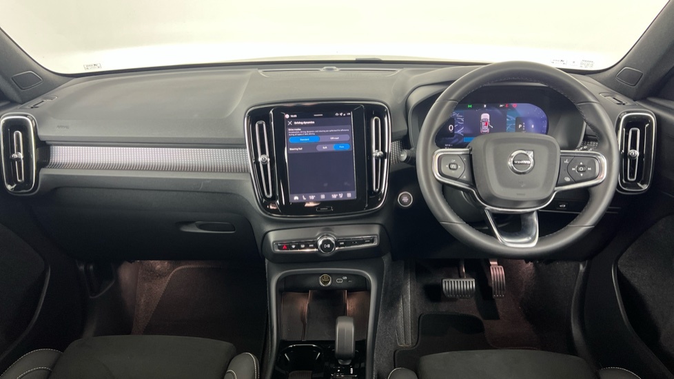 Volvo XC40 B3 Plus, Mild Hybrid, Darklow Road Tax, T RF25CZG Black #5