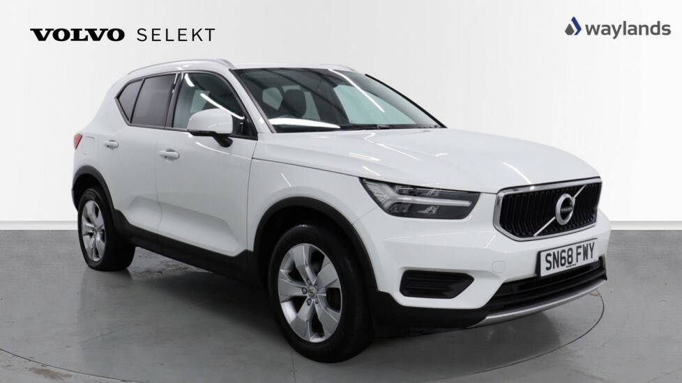 Volvo XC40 T3 Momentum White