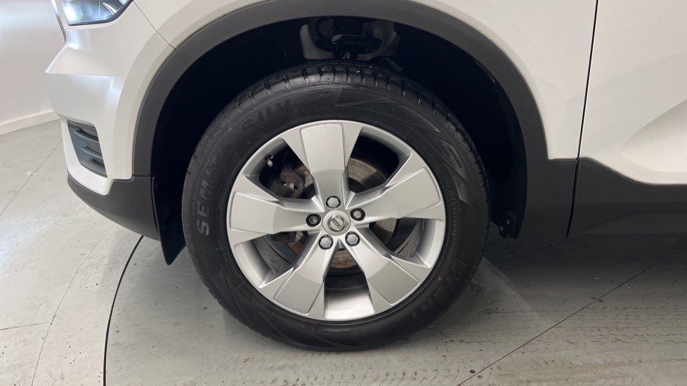 Volvo XC40 T3 Momentum White #5
