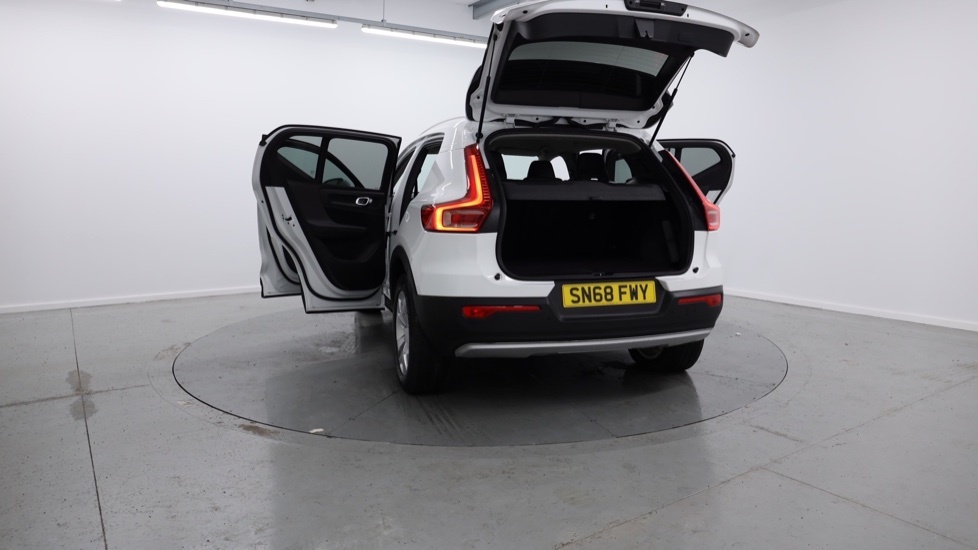 Volvo XC40 T5 Awd First Edition Wk06 White #18