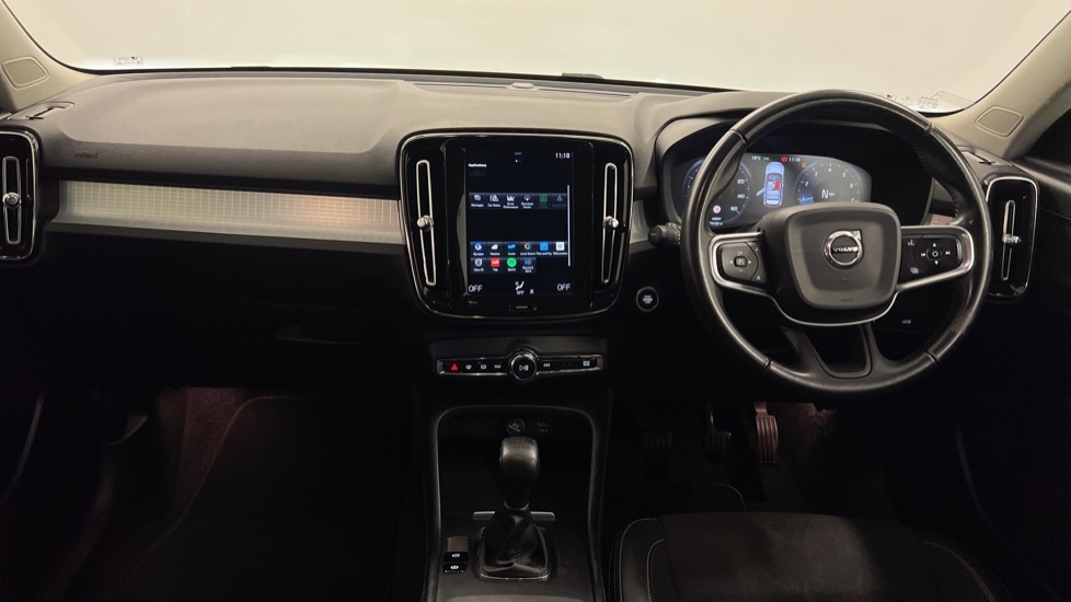 Volvo XC40 T3 Momentum White #6
