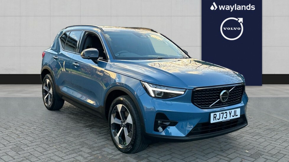 Volvo XC40 2.0 B4p Ultimate Dark Blue