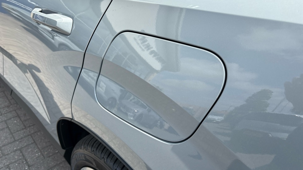 Volvo EX30 Ultra White #24