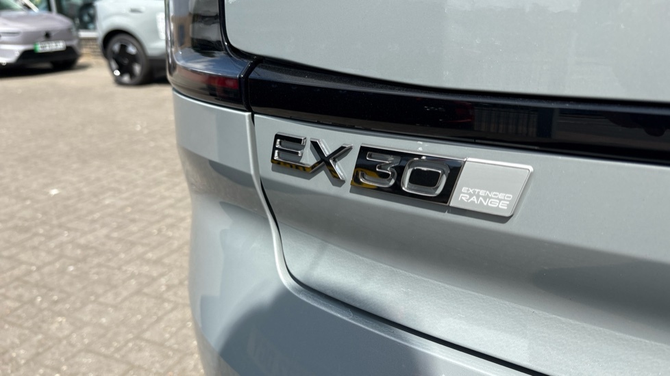 Volvo EX30 Ultra White #20