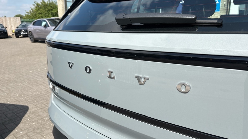 Volvo EX30 Ultra White #18