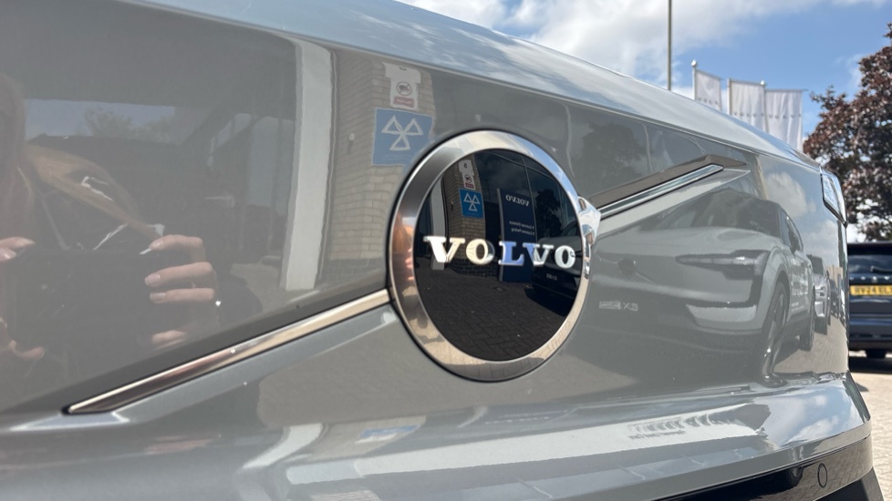 Volvo EX30 Ultra White #31