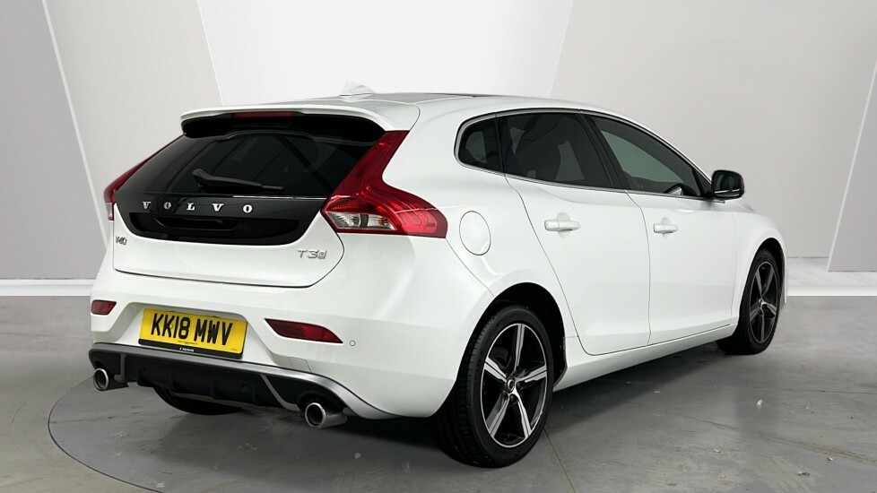 Volvo V40 T3 R-design White #2