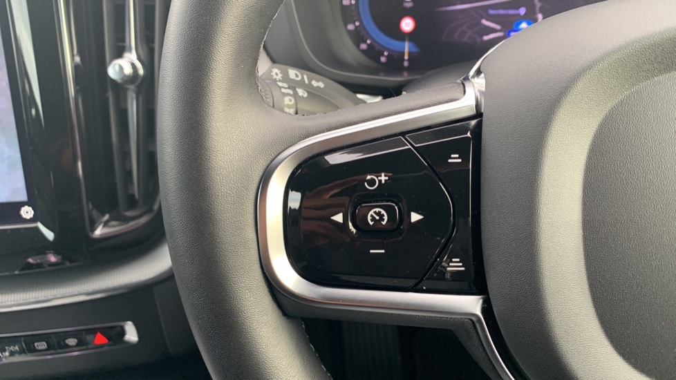 Volvo XC60 Volvo Xc60 Plus Silver #18