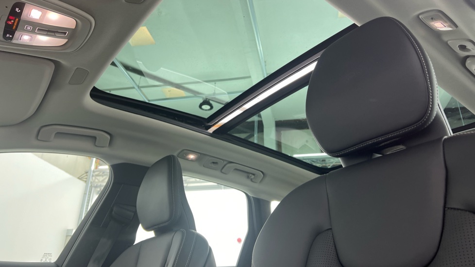 Volvo XC60 2L R-design Black #49
