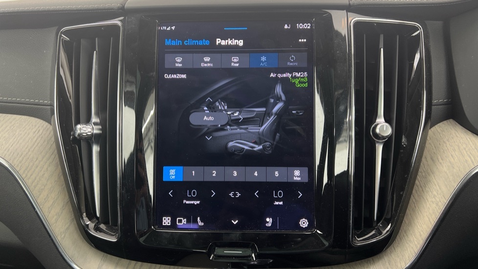 Volvo XC60 2L R-design Black #24