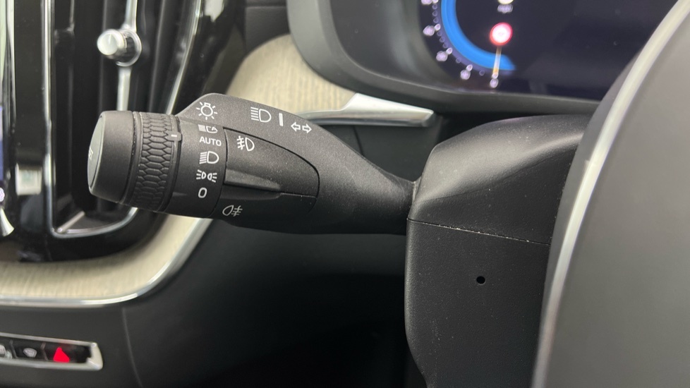 Volvo XC60 2L R-design Black #32