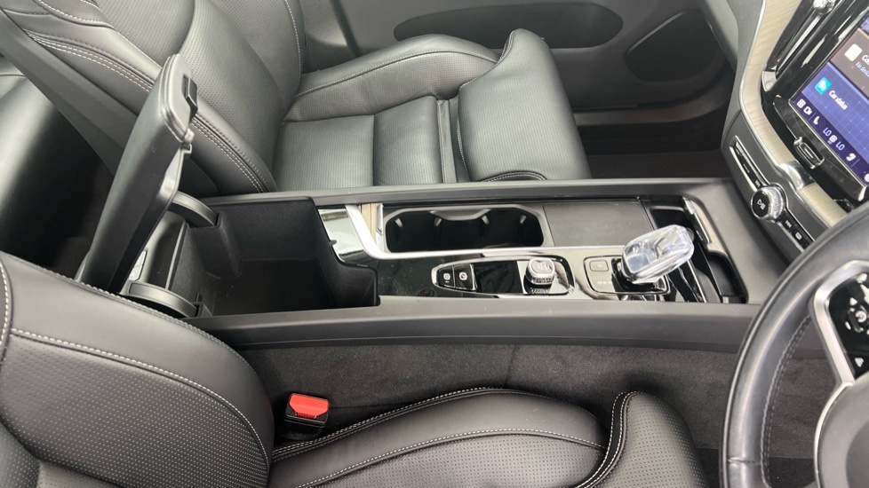 Volvo XC60 2L R-design Black #34