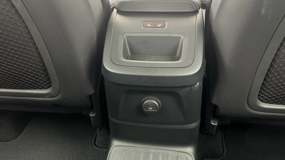 Volvo XC60 2L R-design Black #41