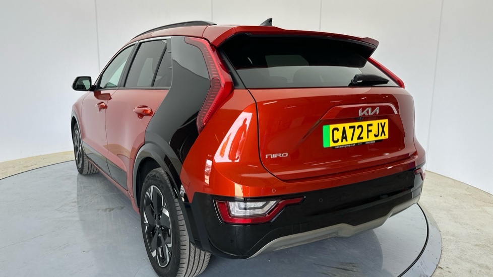 Kia e-Niro 64.8Kwh 4 Suv White #57