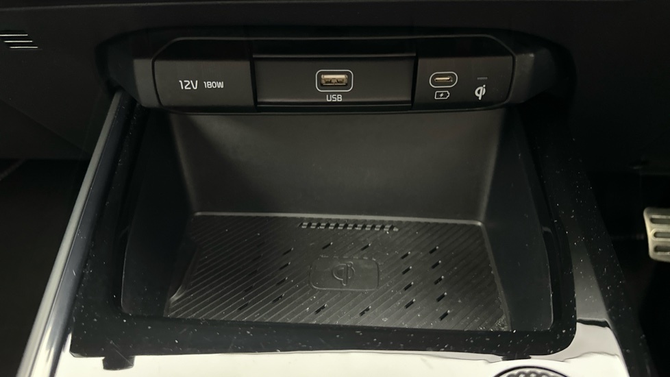 Kia e-Niro 64.8Kwh 4 Suv White #32