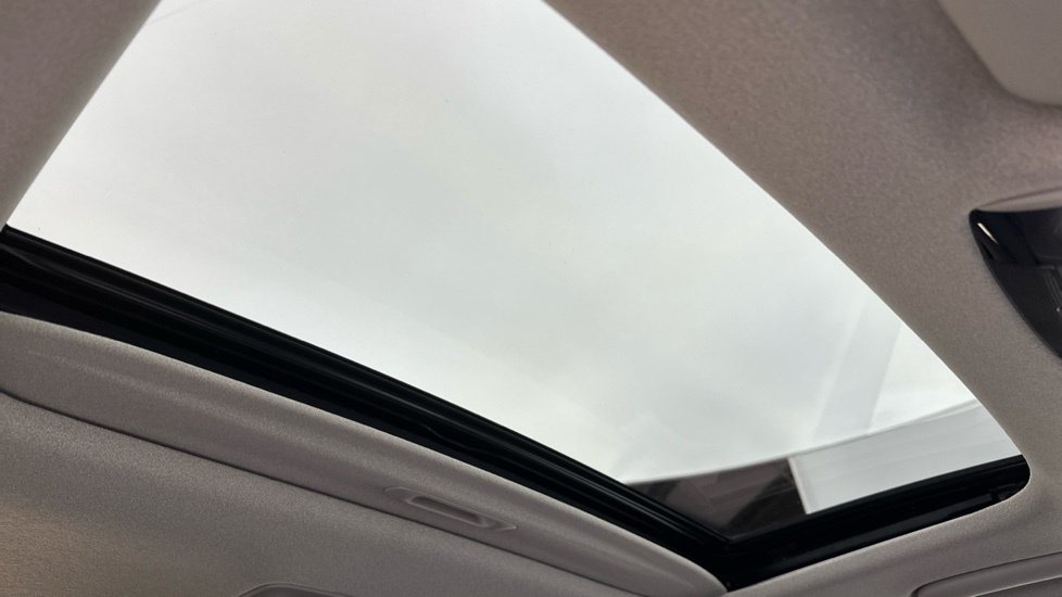 Kia e-Niro 64.8Kwh 4 Suv White #14