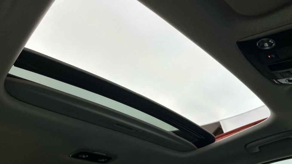 Kia e-Niro 64.8Kwh 4 Suv White #37