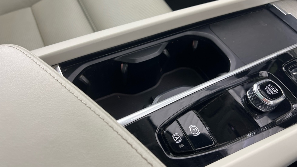Volvo XC60 Inscription Pro Black #45