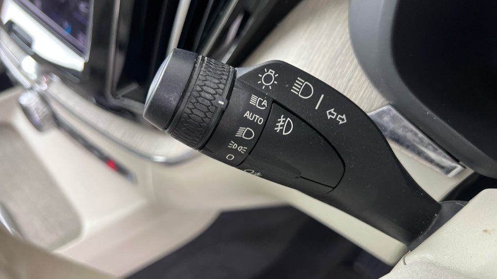 Volvo XC60 Inscription Pro Black #19