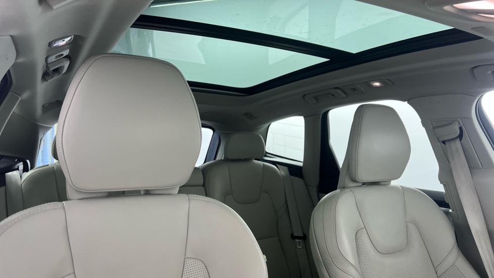 Volvo XC60 Inscription Pro Black #30