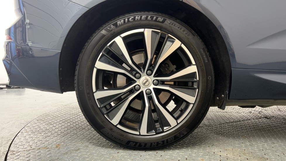 Volvo XC60 Inscription Pro Black #9