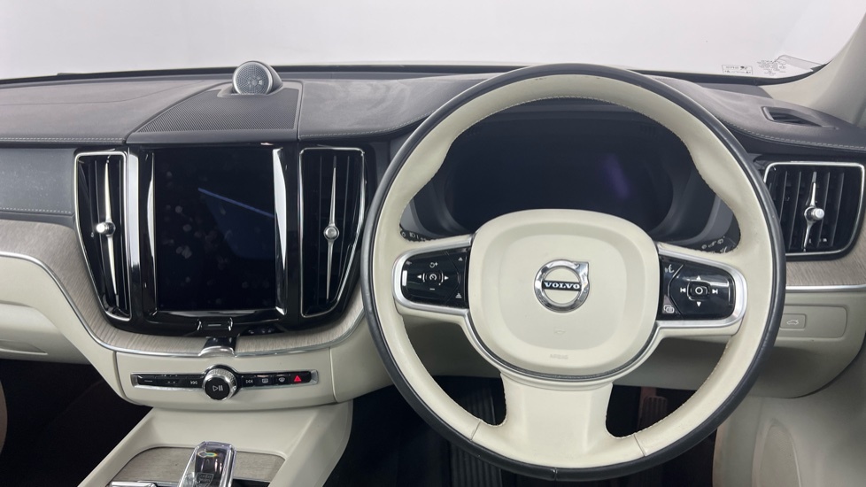 Volvo XC60 Inscription Pro Black #10